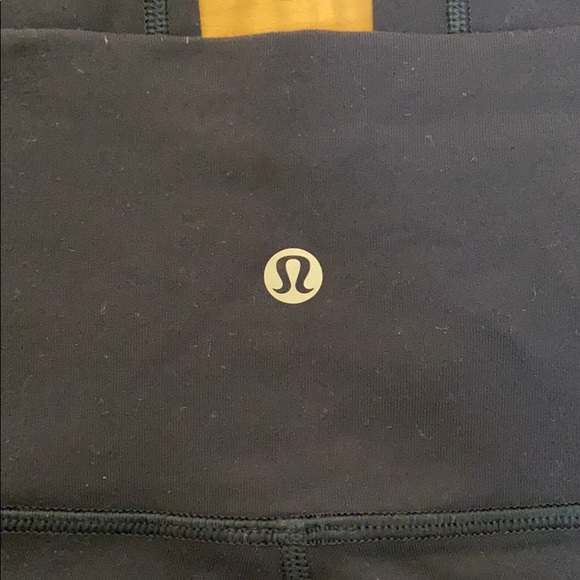 Dark Blue Lululemon Wunder Under 28” length - Picture 3 of 4